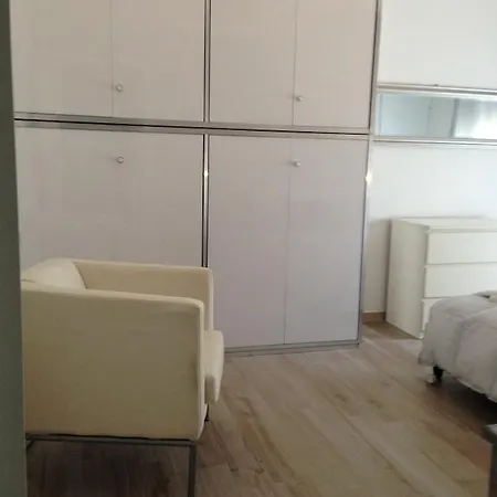 卡萨丽米蒂亚酒店 *